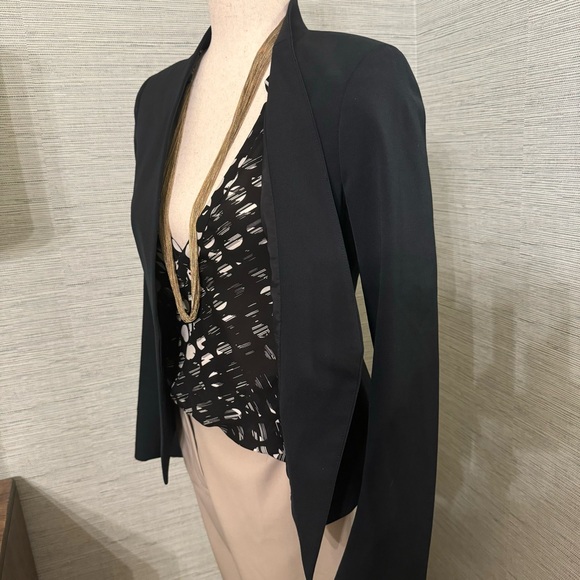 Theory Black Blazer. Sharp Cut! Sz 4 - Picture 4 of 8